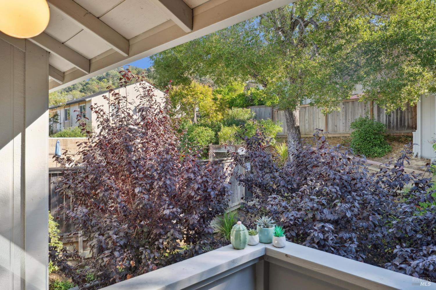 Detail Gallery Image 23 of 41 For 20 Woodoaks Dr, San Rafael,  CA 94903 - 3 Beds | 2/1 Baths