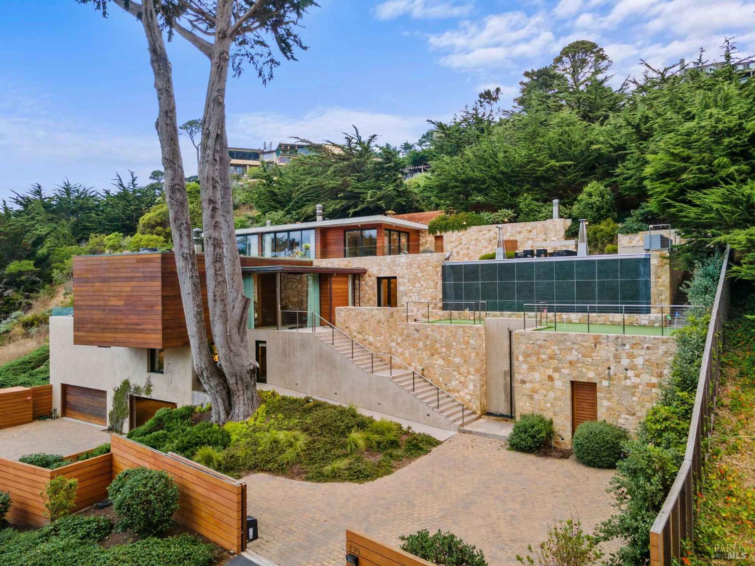 Detail Gallery Image 2 of 35 For 230 Highway 1 Unkn, Carmel,  CA 93923 - 5 Beds | 4/2 Baths