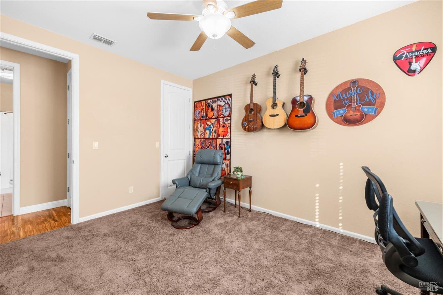 Detail Gallery Image 39 of 72 For 829 Embassy Cir, Vacaville,  CA 95688 - 3 Beds | 2 Baths