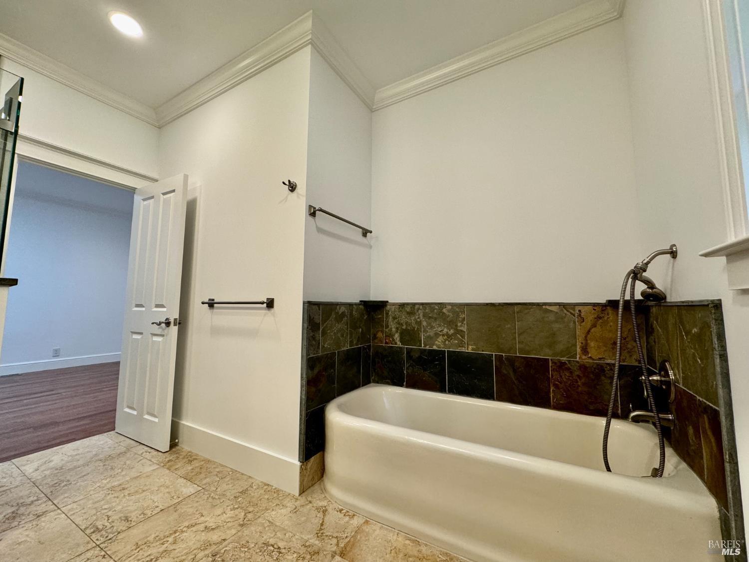 Detail Gallery Image 27 of 58 For 120 Villa Ave, San Rafael,  CA 94901 - 6 Beds | 5/1 Baths