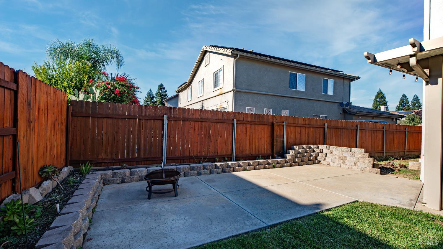 Detail Gallery Image 41 of 55 For 2025 Rehrmann Dr, Dixon,  CA 95620 - 4 Beds | 3 Baths