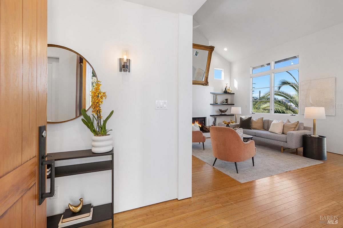 Detail Gallery Image 10 of 56 For 41 Vine Ave, Point Richmond,  CA 94801 - 2 Beds | 2/1 Baths