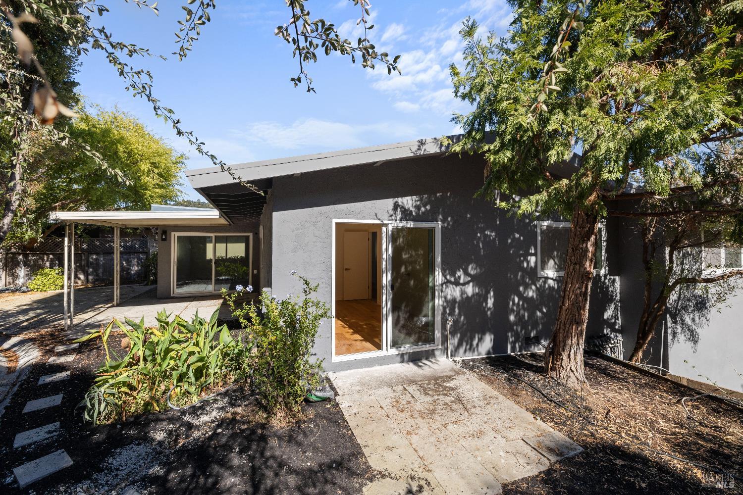 Detail Gallery Image 49 of 52 For 40 Leafwood Cir, San Rafael,  CA 94901 - 4 Beds | 5 Baths