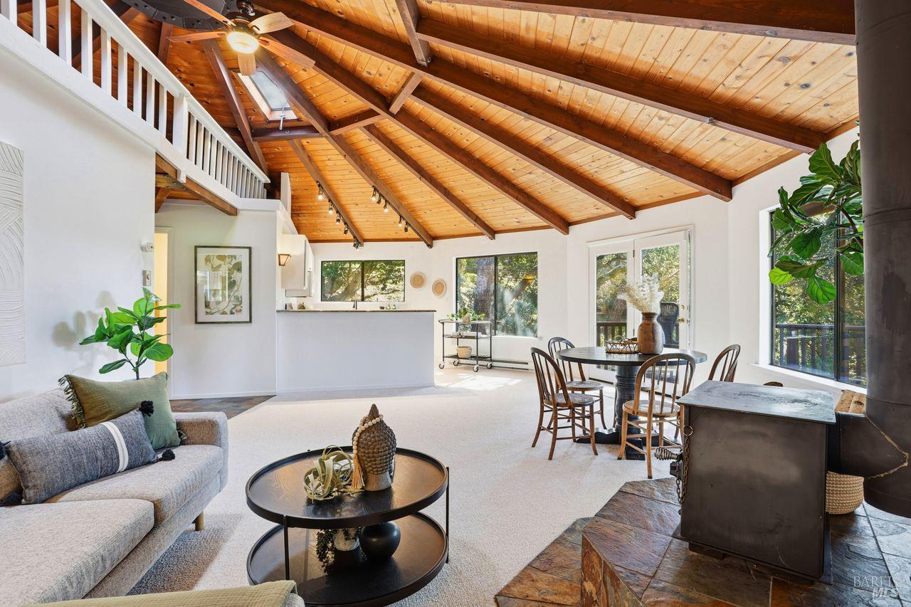 Detail Gallery Image 3 of 33 For 50 Oak Ave, Novato,  CA 94945 - 3 Beds | 2 Baths