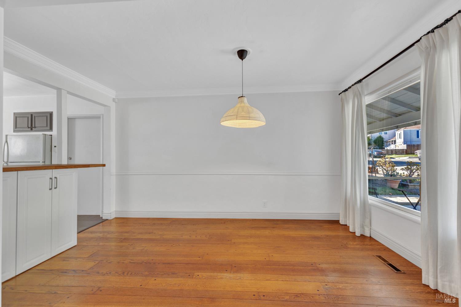 Detail Gallery Image 6 of 28 For 187 Fleming Ave, Vallejo,  CA 94590 - 4 Beds | 2/1 Baths