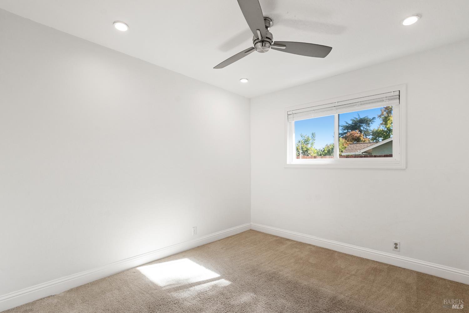 Detail Gallery Image 33 of 52 For 313 Timber Dr, Vacaville,  CA 95688 - 3 Beds | 2 Baths