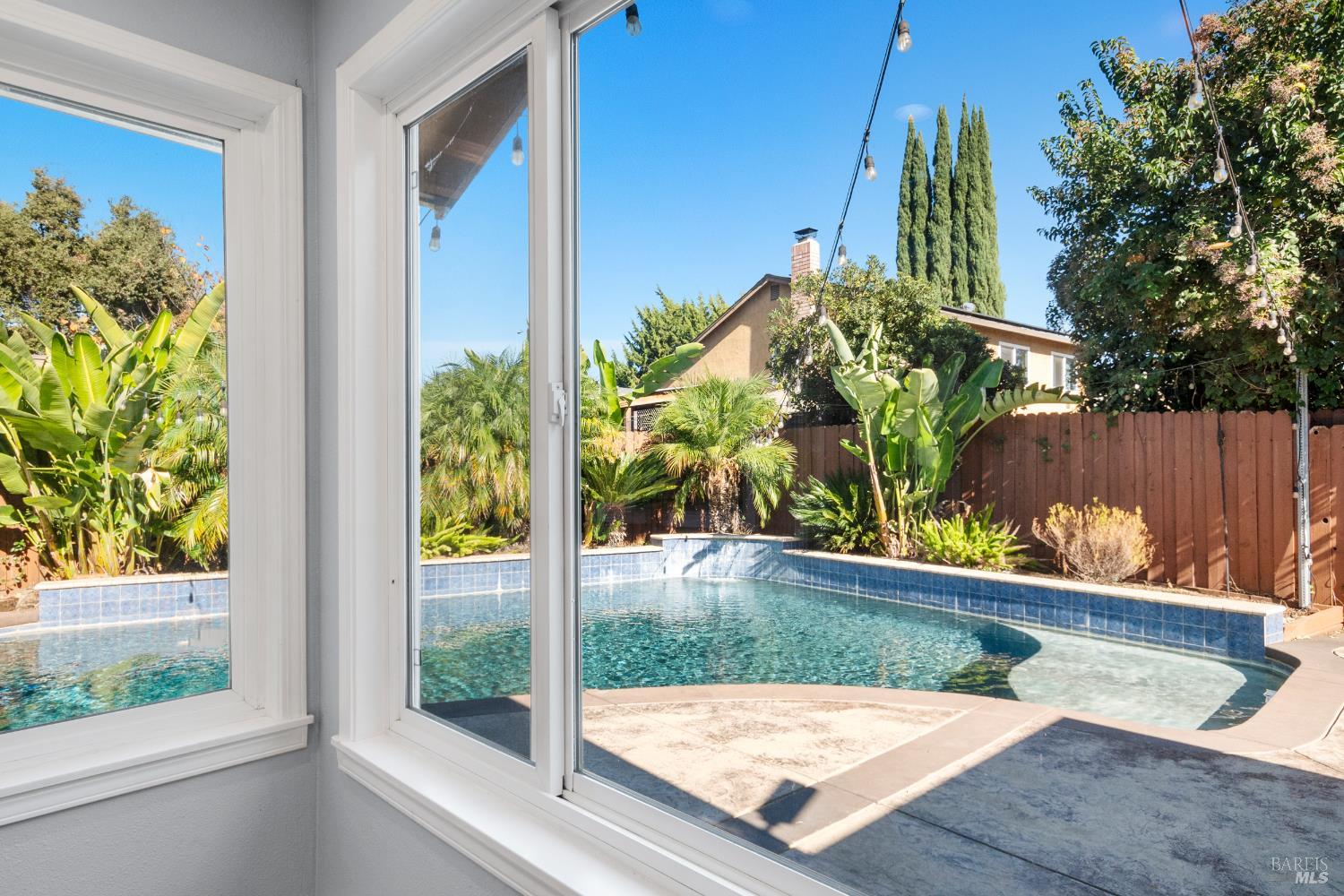 Detail Gallery Image 11 of 52 For 313 Timber Dr, Vacaville,  CA 95688 - 3 Beds | 2 Baths