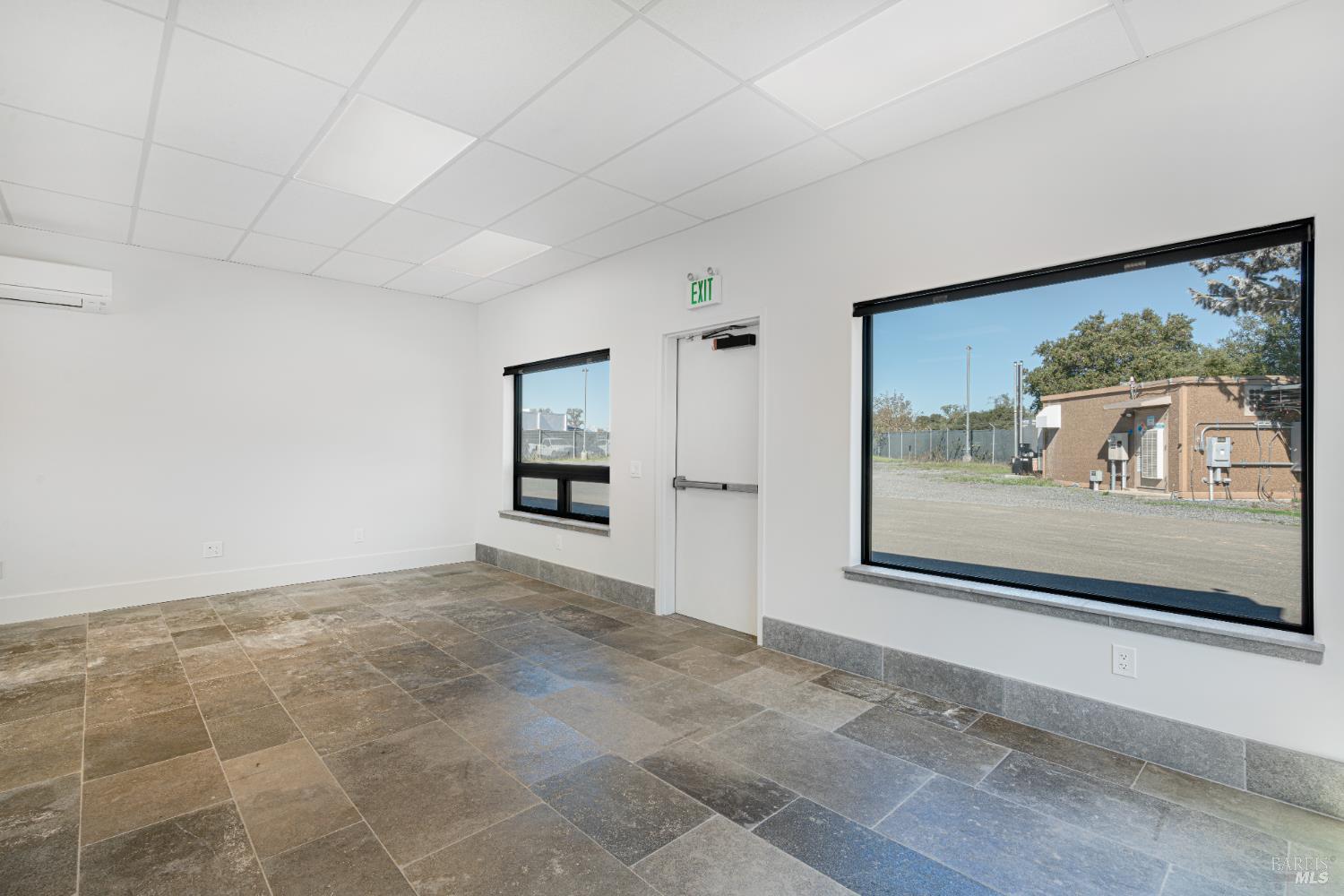 Detail Gallery Image 25 of 69 For 10342 Old Redwood Hwy, Windsor,  CA 95492 - – Beds | – Baths