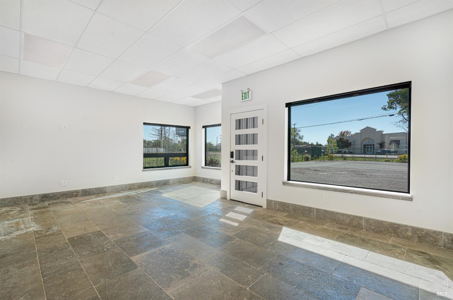 Detail Gallery Image 19 of 69 For 10342 Old Redwood Hwy, Windsor,  CA 95492 - – Beds | – Baths