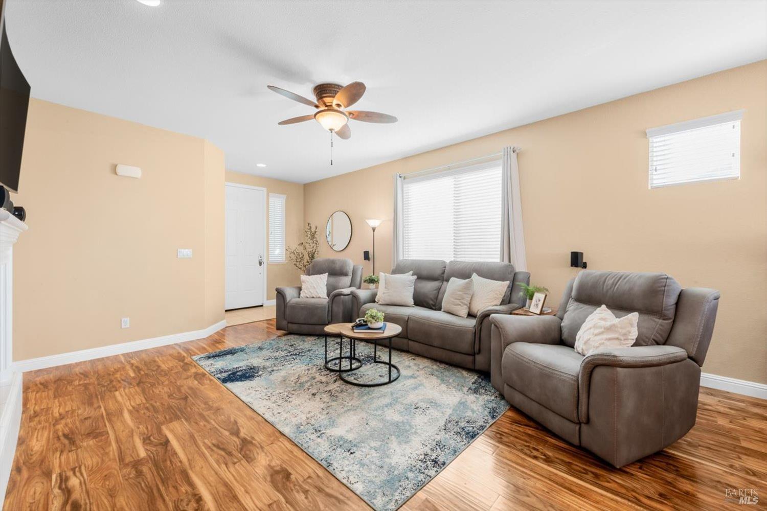 Detail Gallery Image 11 of 72 For 829 Embassy Cir, Vacaville,  CA 95688 - 3 Beds | 2 Baths