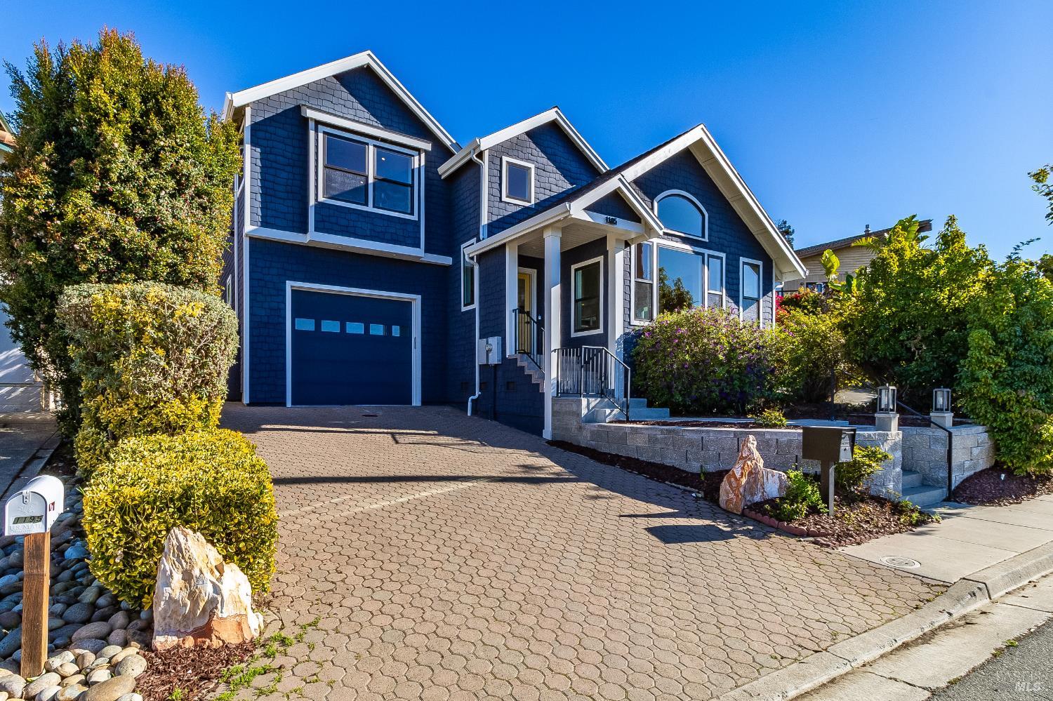 Detail Gallery Image 3 of 53 For 1185 W K St, Benicia,  CA 94510 - 4 Beds | 4 Baths