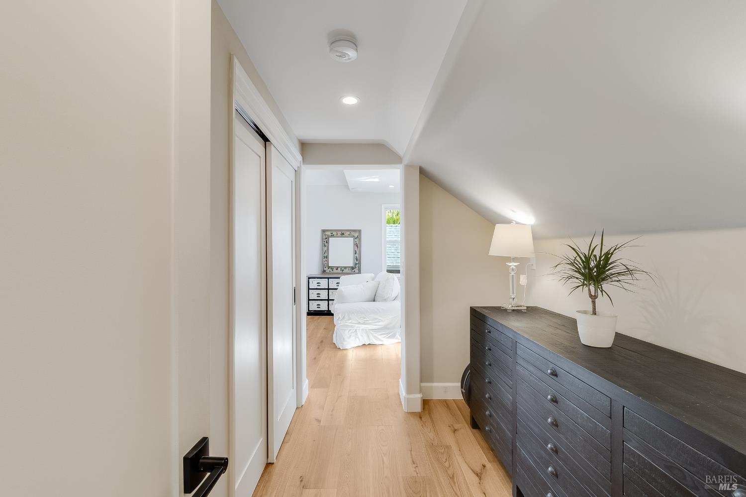 Detail Gallery Image 35 of 53 For 1185 W K St, Benicia,  CA 94510 - 4 Beds | 4 Baths