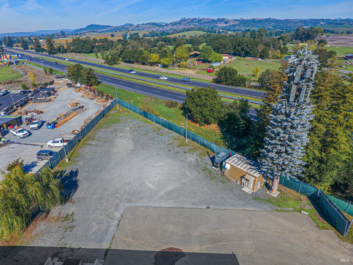 Detail Gallery Image 5 of 69 For 10342 Old Redwood Hwy, Windsor,  CA 95492 - – Beds | – Baths