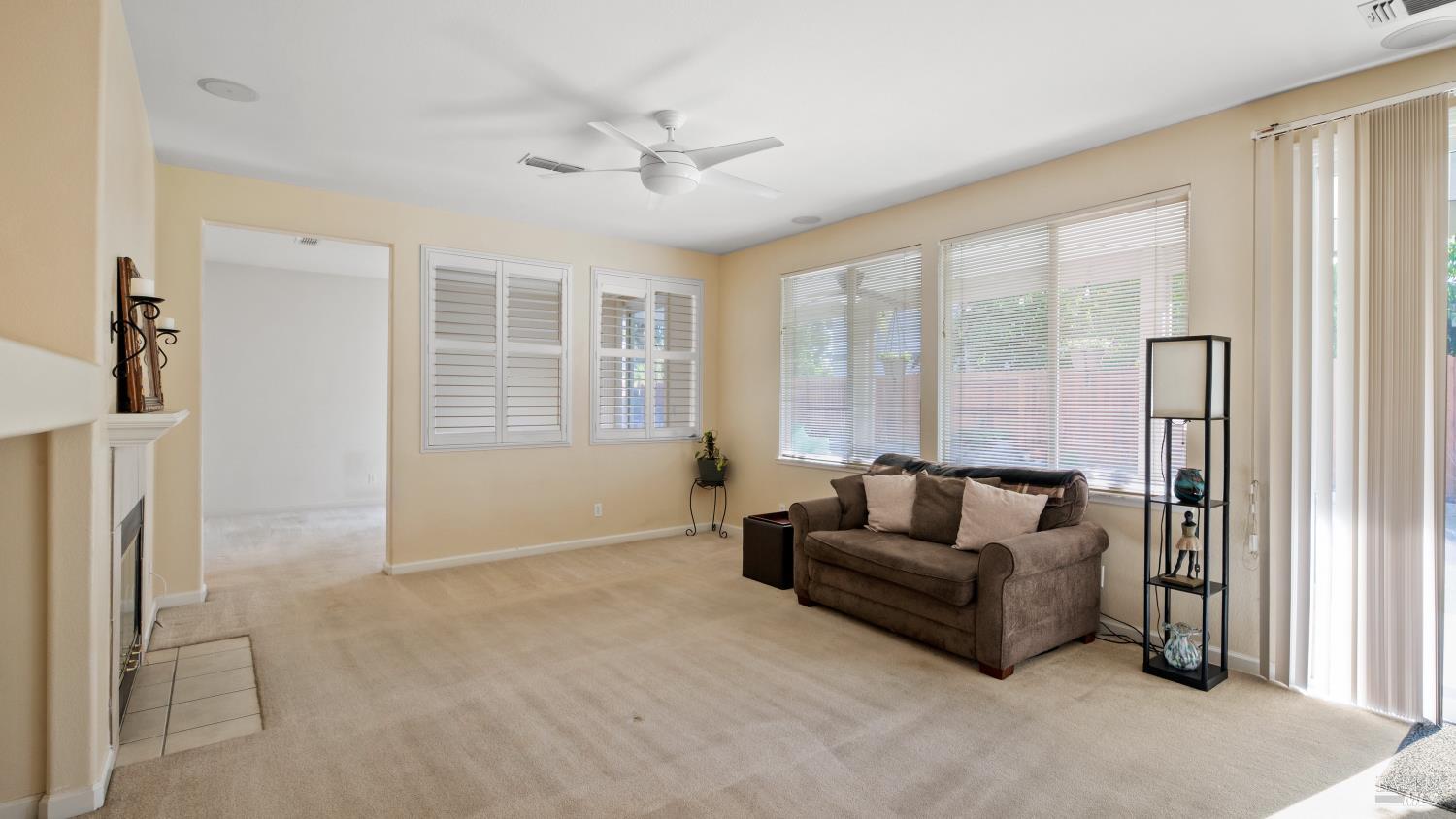 Detail Gallery Image 12 of 55 For 2025 Rehrmann Dr, Dixon,  CA 95620 - 4 Beds | 3 Baths