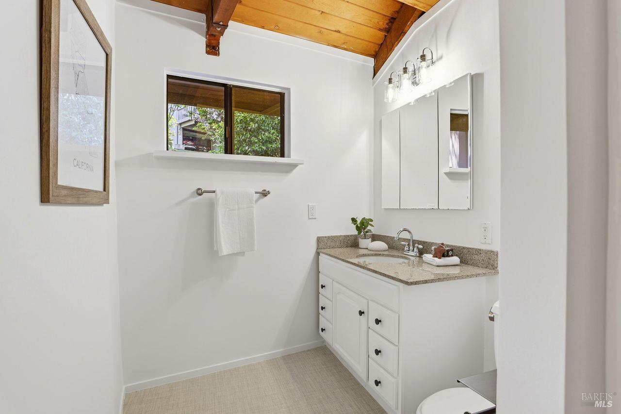 Detail Gallery Image 16 of 33 For 50 Oak Ave, Novato,  CA 94945 - 3 Beds | 2 Baths