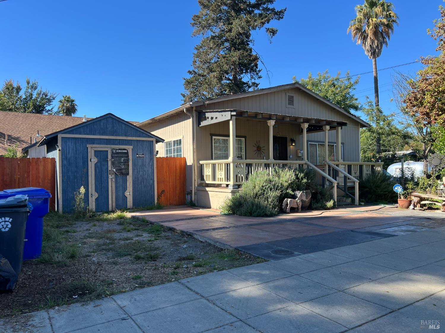 Detail Gallery Image 2 of 22 For 2057 Brown St, Napa,  CA 94559 - 2 Beds | 1 Baths