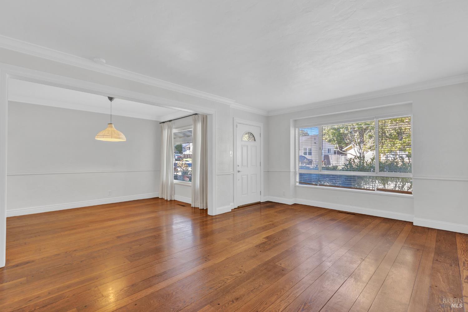 Detail Gallery Image 4 of 28 For 187 Fleming Ave, Vallejo,  CA 94590 - 4 Beds | 2/1 Baths