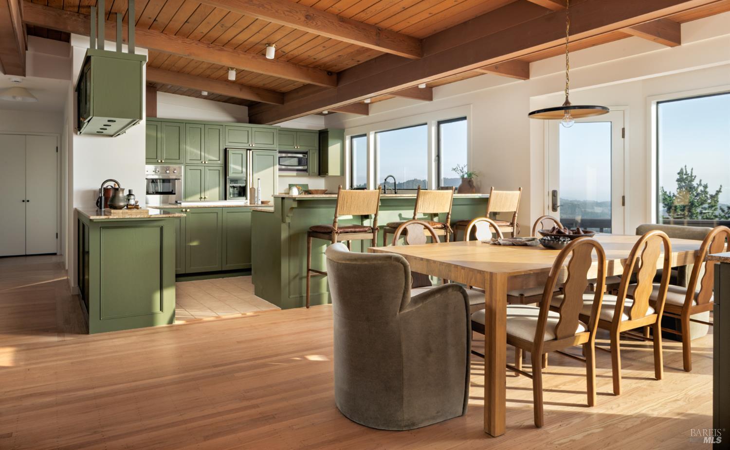 Detail Gallery Image 7 of 60 For 20 Palm Way, Mill Valley,  CA 94941 - 4 Beds | 3 Baths