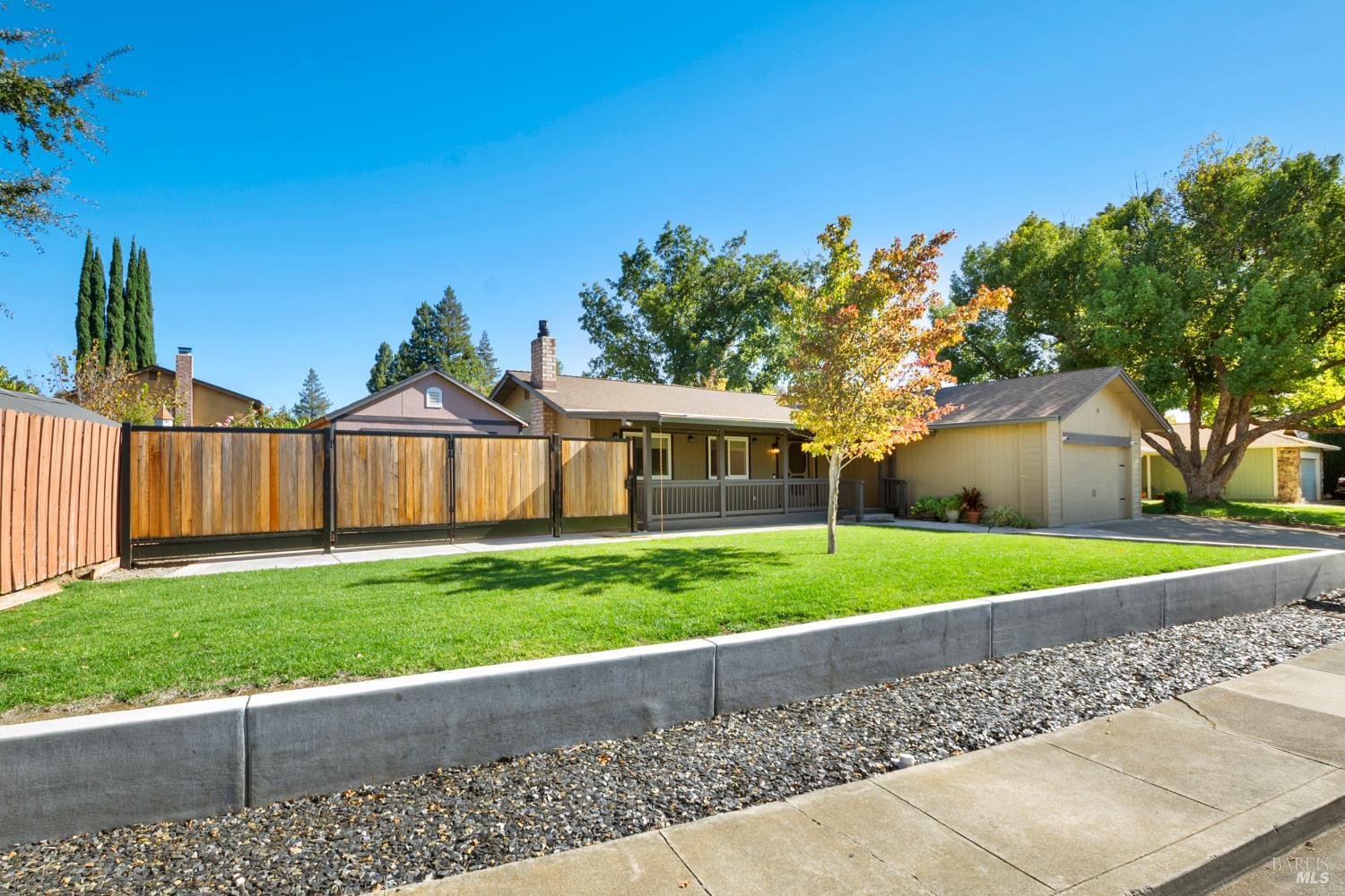 Detail Gallery Image 2 of 52 For 313 Timber Dr, Vacaville,  CA 95688 - 3 Beds | 2 Baths