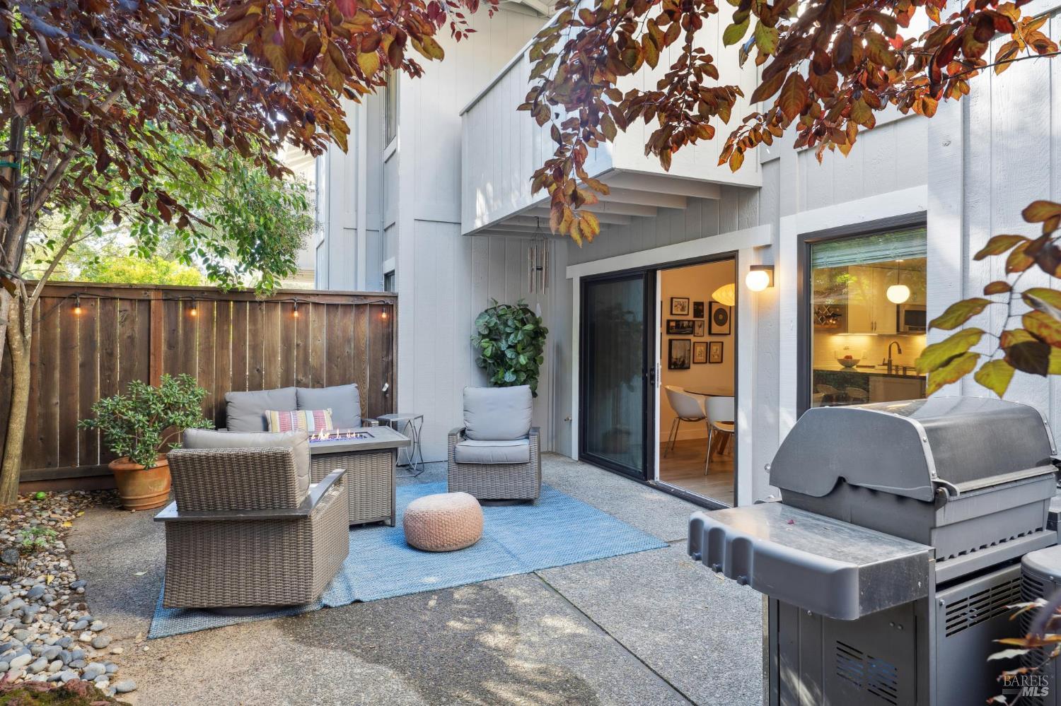 Detail Gallery Image 38 of 41 For 20 Woodoaks Dr, San Rafael,  CA 94903 - 3 Beds | 2/1 Baths