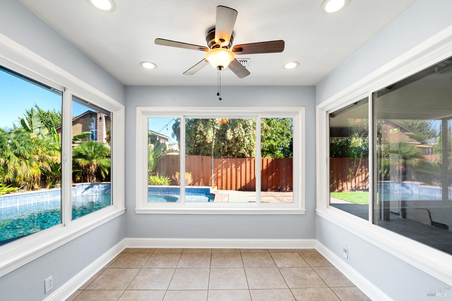 Detail Gallery Image 10 of 52 For 313 Timber Dr, Vacaville,  CA 95688 - 3 Beds | 2 Baths