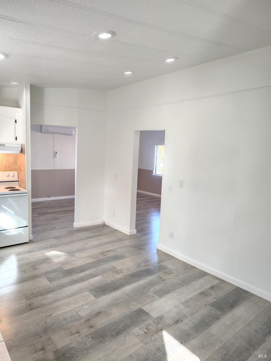 Detail Gallery Image 16 of 27 For 15970 Davis Ave, Clearlake,  CA 95422 - 3 Beds | 2 Baths