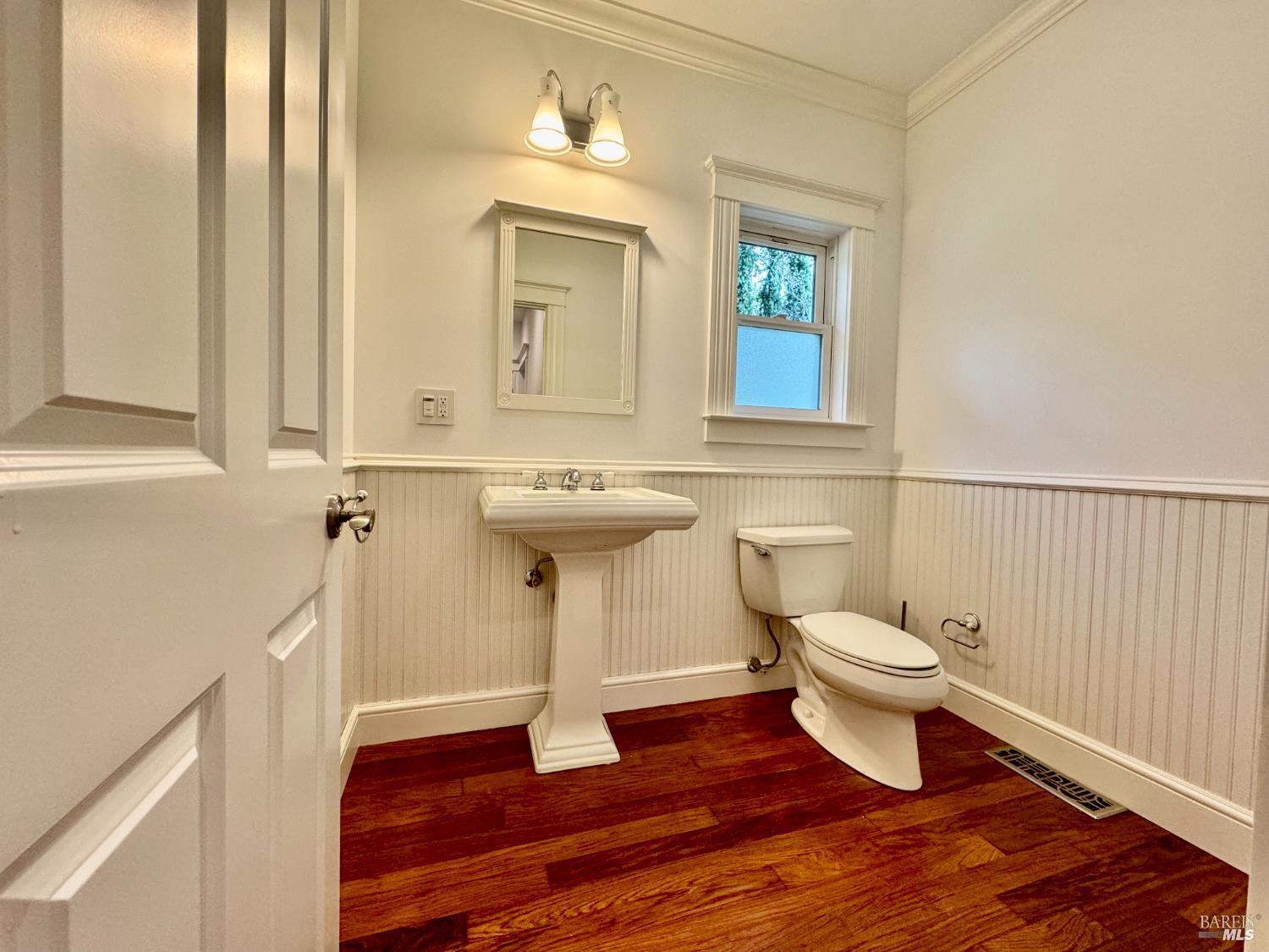 Detail Gallery Image 16 of 58 For 120 Villa Ave, San Rafael,  CA 94901 - 6 Beds | 5/1 Baths