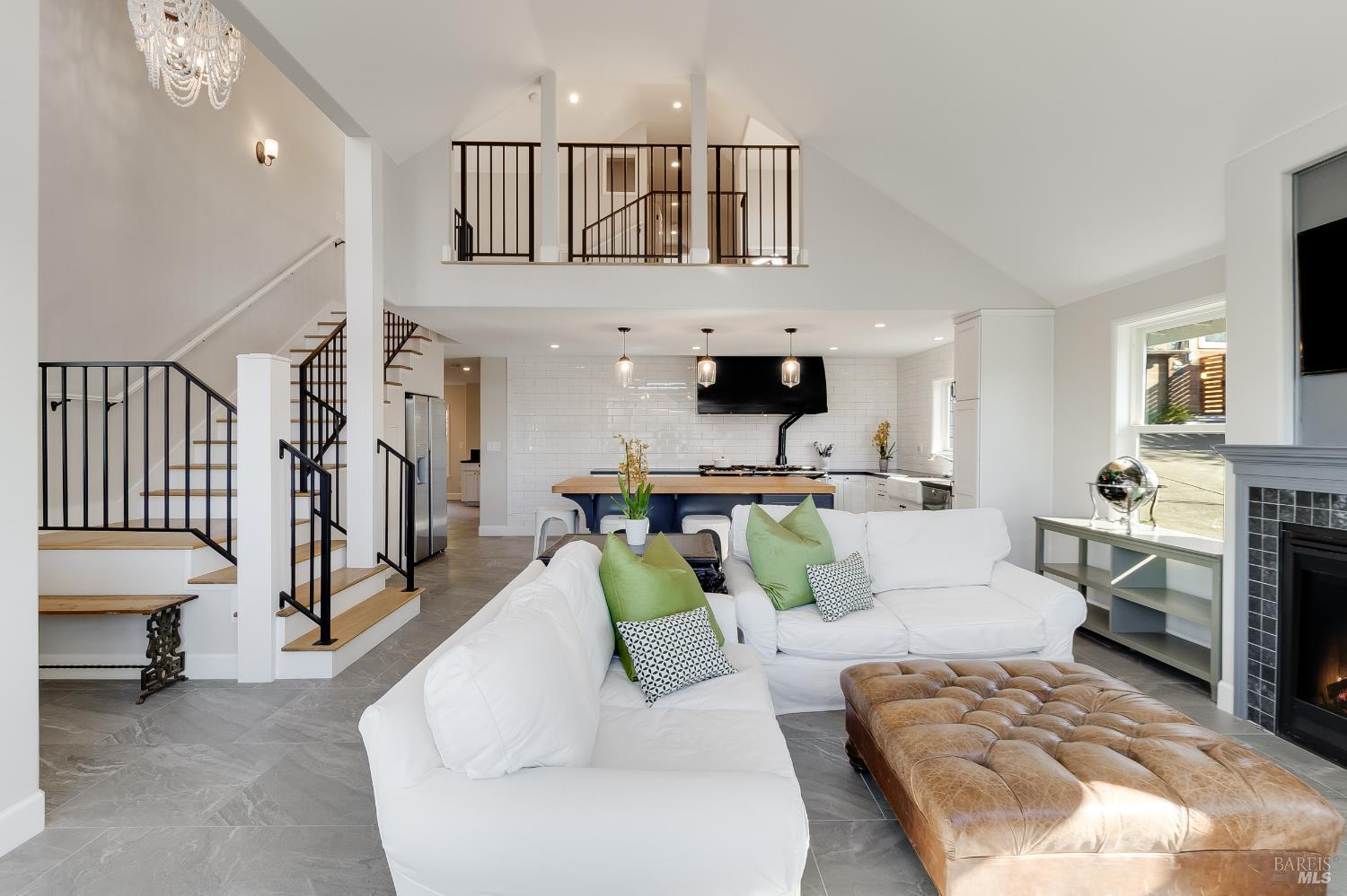 Detail Gallery Image 8 of 53 For 1185 W K St, Benicia,  CA 94510 - 4 Beds | 4 Baths