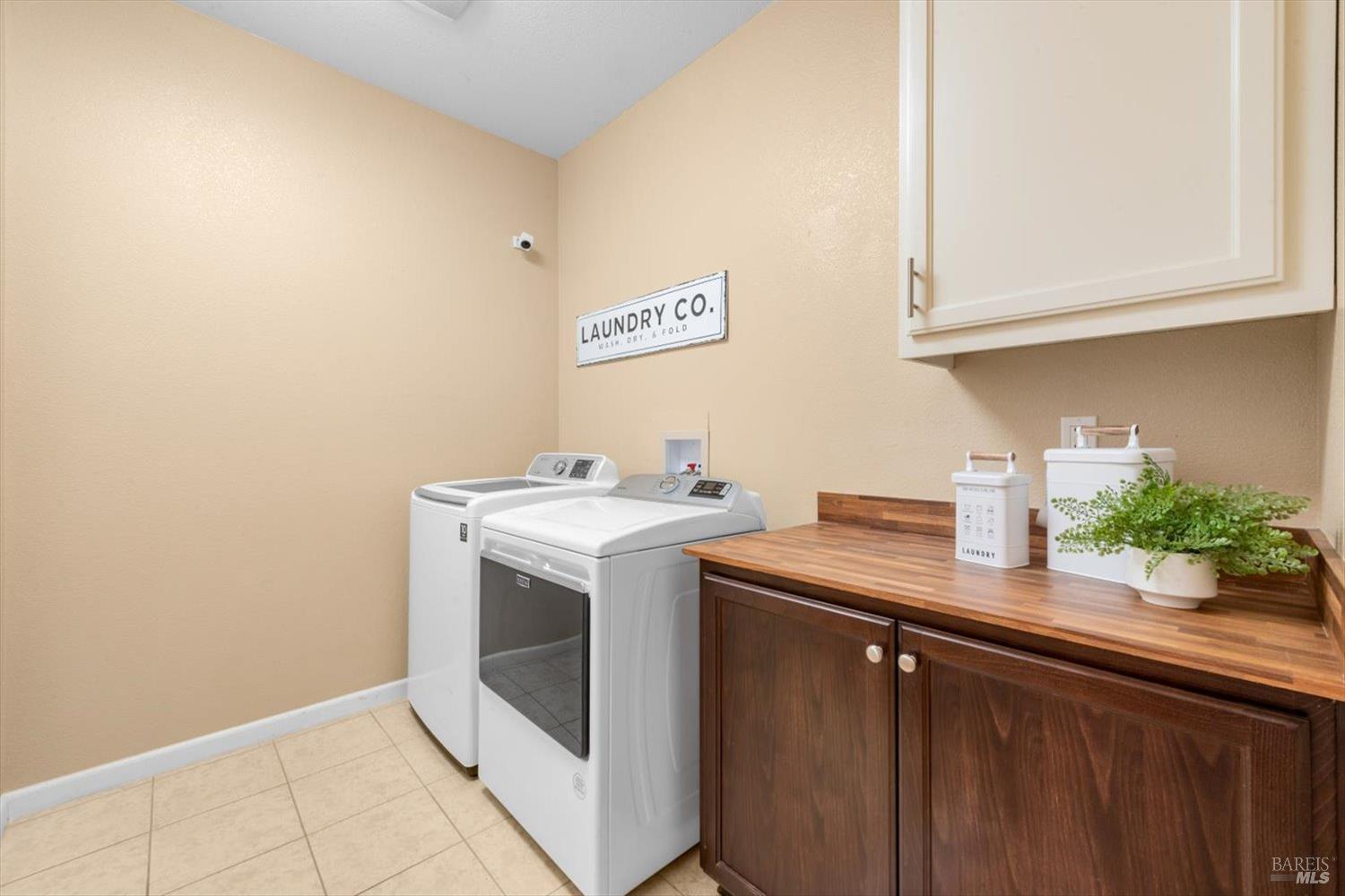 Detail Gallery Image 44 of 72 For 829 Embassy Cir, Vacaville,  CA 95688 - 3 Beds | 2 Baths