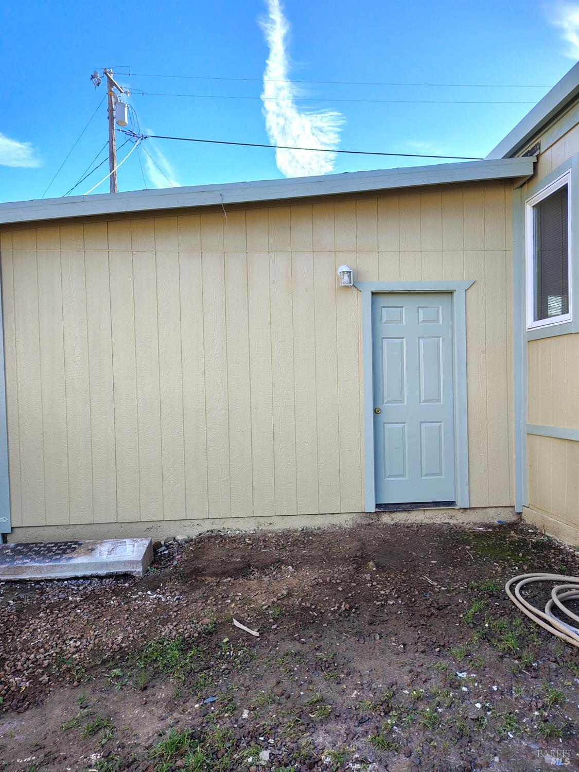 Detail Gallery Image 6 of 27 For 15970 Davis Ave, Clearlake,  CA 95422 - 3 Beds | 2 Baths