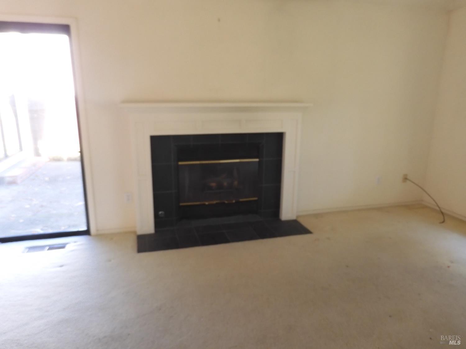 Detail Gallery Image 5 of 36 For 356 Singing Brook Cir, Santa Rosa,  CA 95409 - 2 Beds | 2 Baths