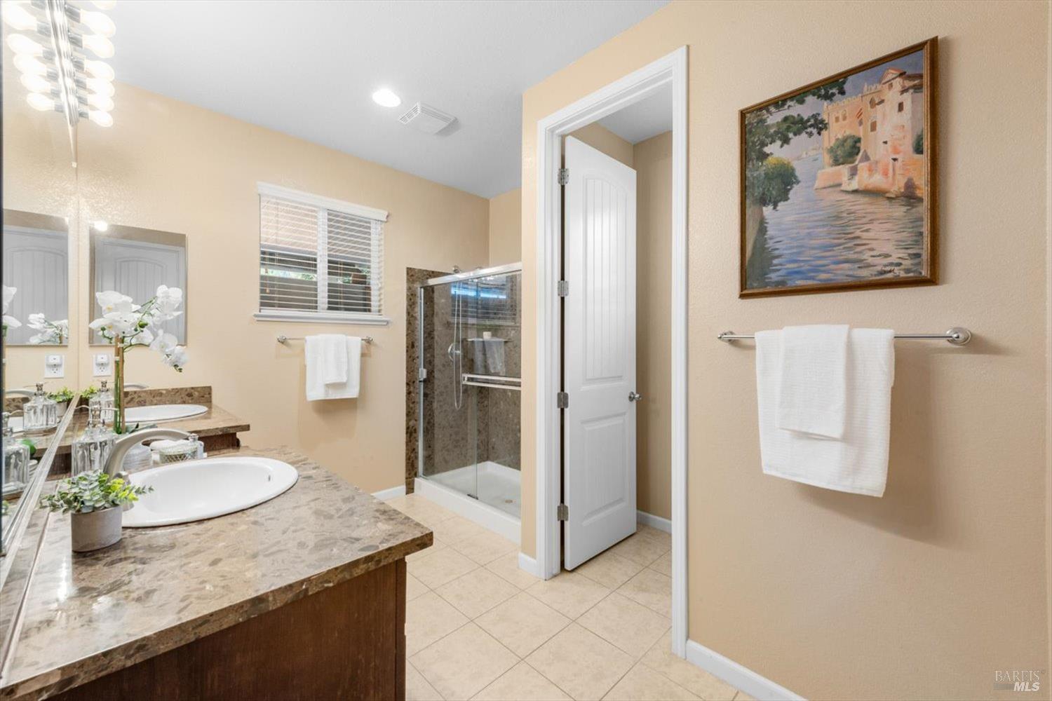 Detail Gallery Image 34 of 72 For 829 Embassy Cir, Vacaville,  CA 95688 - 3 Beds | 2 Baths