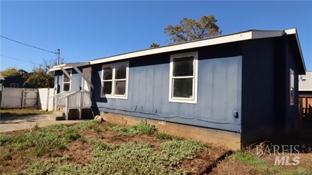 Detail Gallery Image 3 of 21 For 3797 Robinson Ave, Clearlake,  CA 95422 - 3 Beds | 2 Baths