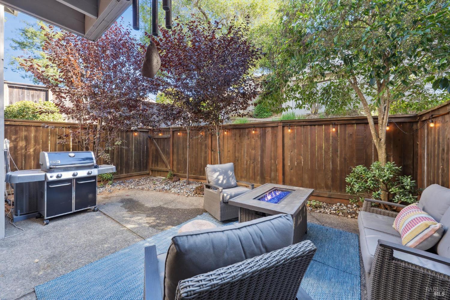 Detail Gallery Image 37 of 41 For 20 Woodoaks Dr, San Rafael,  CA 94903 - 3 Beds | 2/1 Baths