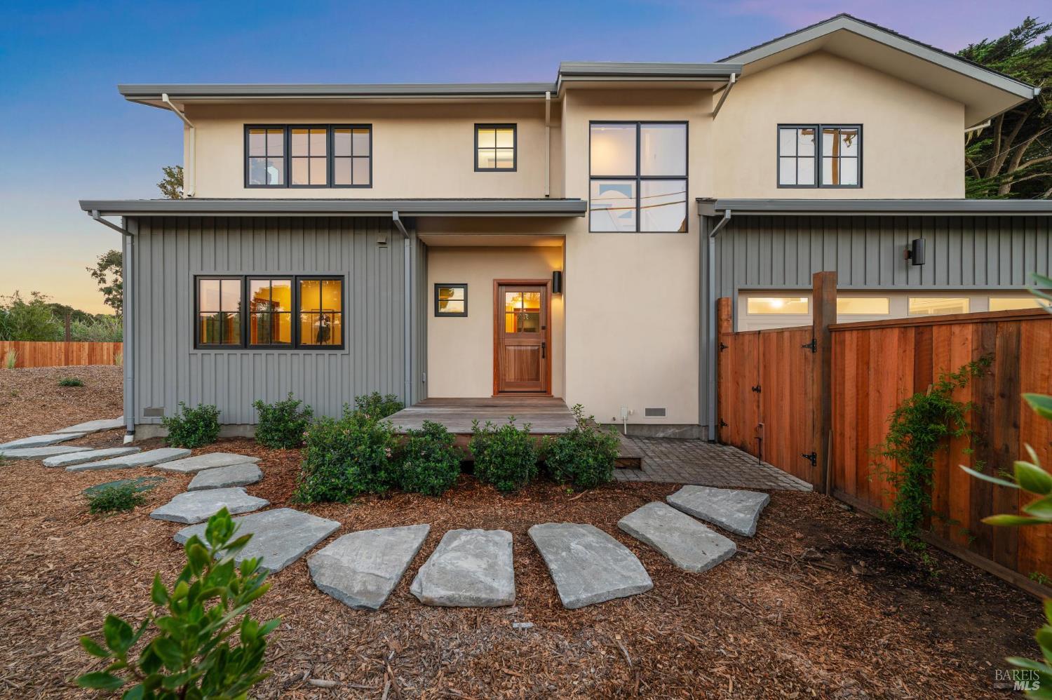 Detail Gallery Image 3 of 38 For 185 Elm Rd, Bolinas,  CA 94924 - 3 Beds | 3 Baths