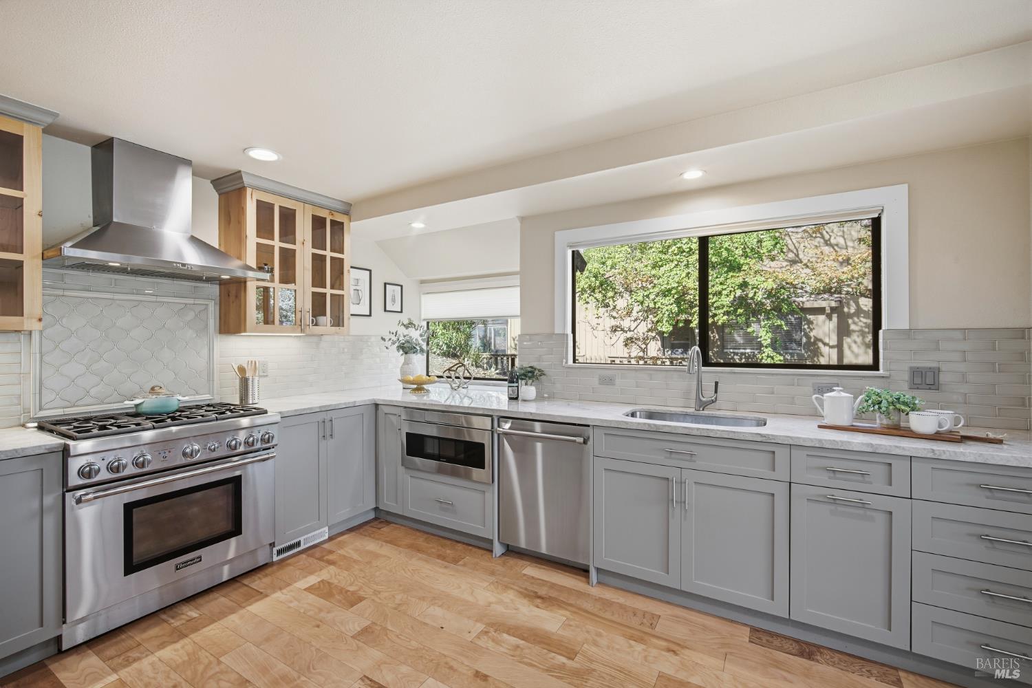 Detail Gallery Image 10 of 47 For 28 Oak Forest Pl, Santa Rosa,  CA 95409 - 2 Beds | 2 Baths