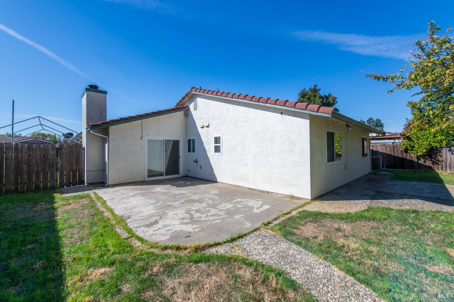 Detail Gallery Image 5 of 43 For 1944 Diamond Way, Fairfield,  CA 94533 - 3 Beds | 2 Baths