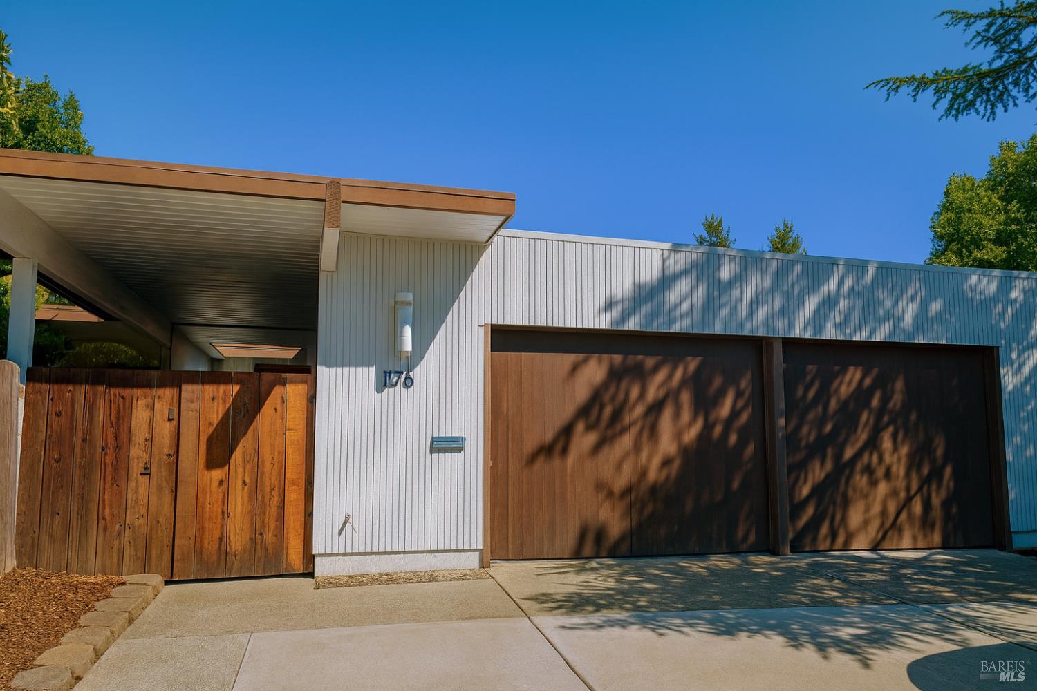 Front Image Thumbnail for BA325095158