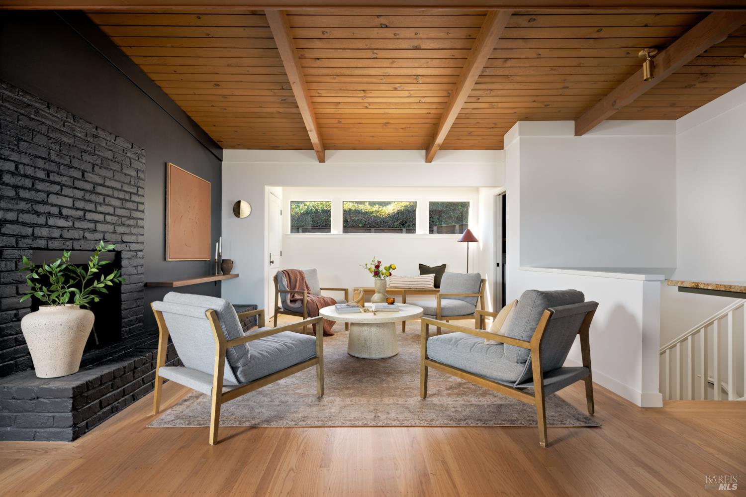 Detail Gallery Image 17 of 60 For 20 Palm Way, Mill Valley,  CA 94941 - 4 Beds | 3 Baths