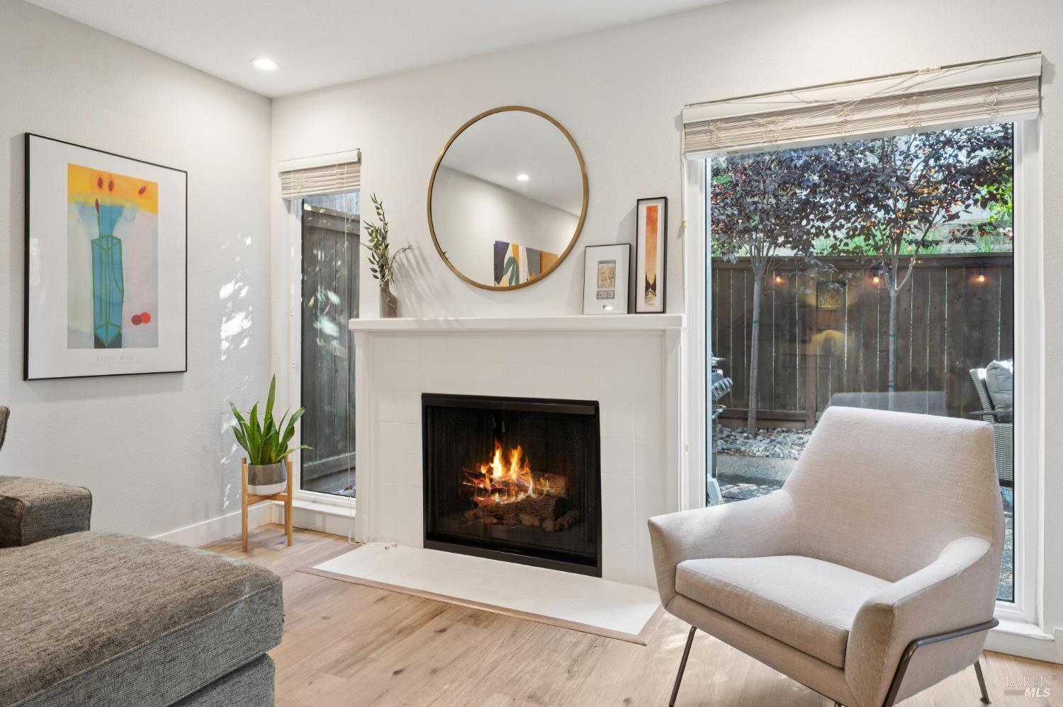 Detail Gallery Image 9 of 41 For 20 Woodoaks Dr, San Rafael,  CA 94903 - 3 Beds | 2/1 Baths