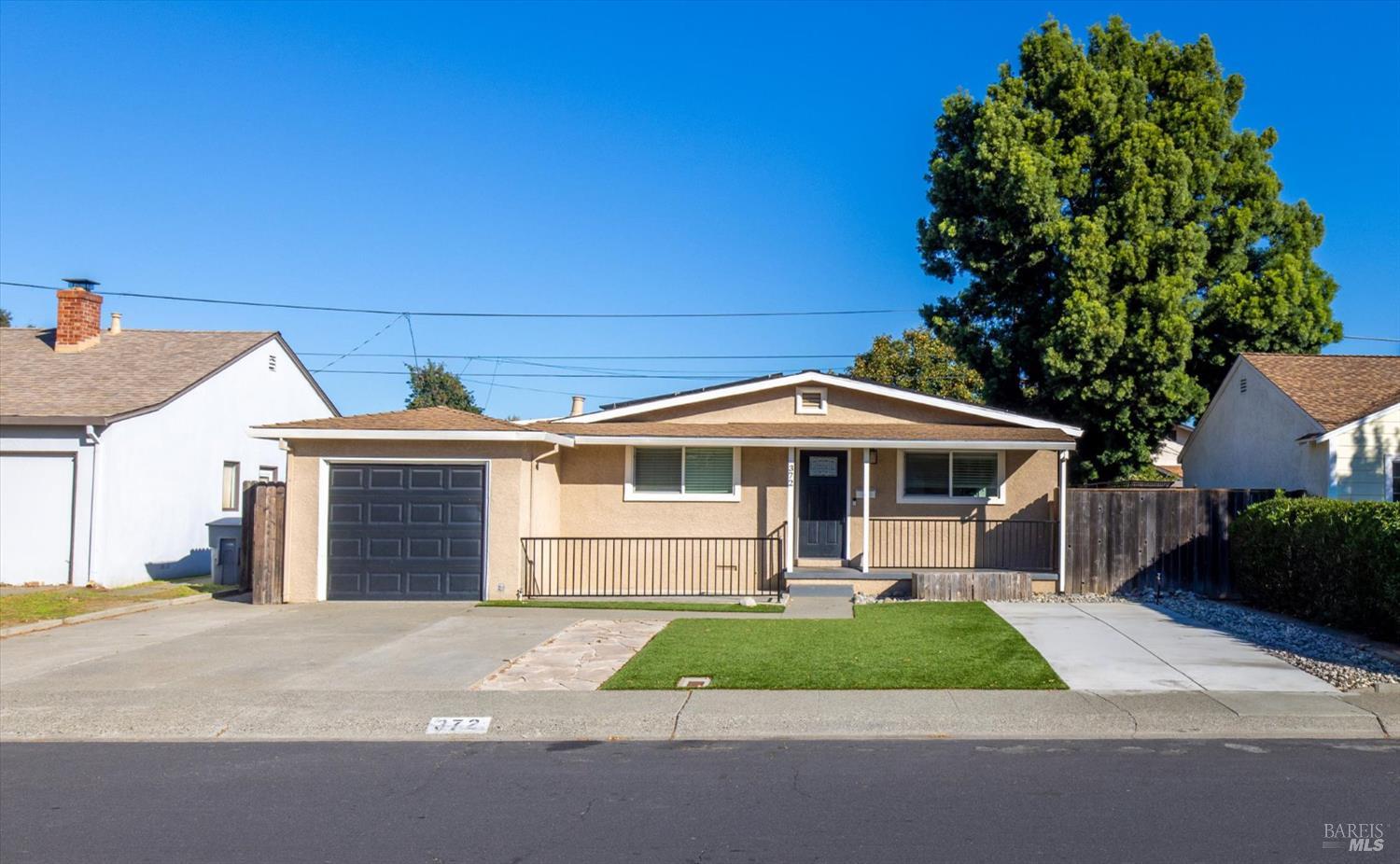 Detail Gallery Image 4 of 68 For 372 Acacia St, Vacaville,  CA 95688 - 3 Beds | 2 Baths