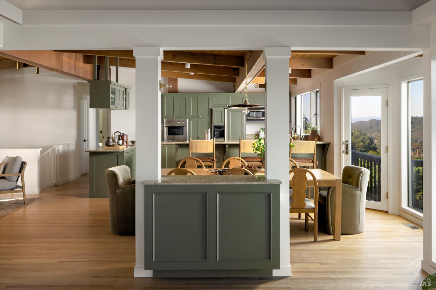 Detail Gallery Image 5 of 60 For 20 Palm Way, Mill Valley,  CA 94941 - 4 Beds | 3 Baths