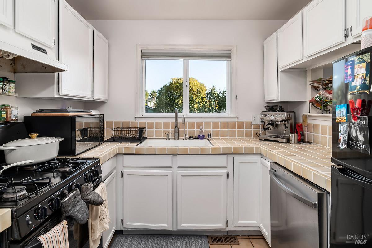 Detail Gallery Image 40 of 58 For 120 Villa Ave, San Rafael,  CA 94901 - 6 Beds | 5/1 Baths