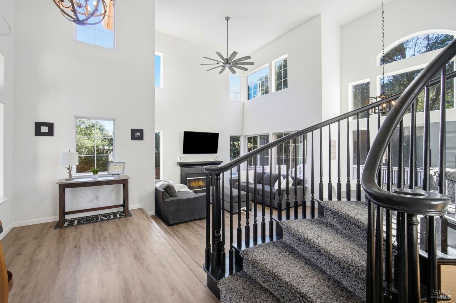 Detail Gallery Image 32 of 72 For 116 Yulupa Cir, Santa Rosa,  CA 95405 - 4 Beds | 3/1 Baths