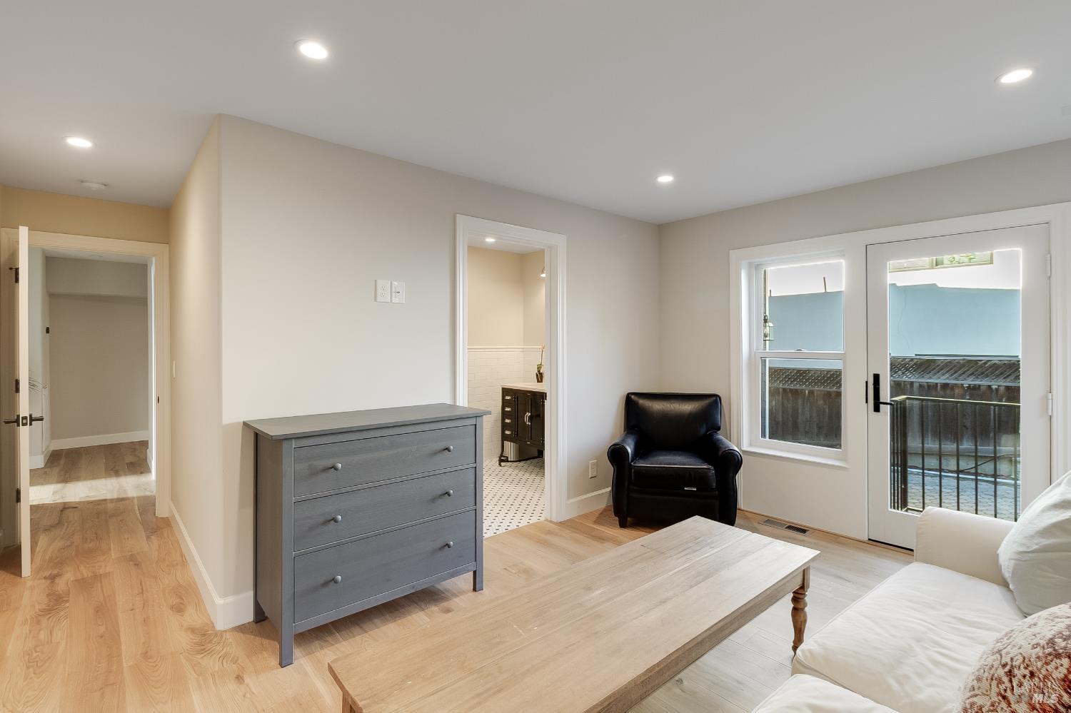 Detail Gallery Image 20 of 53 For 1185 W K St, Benicia,  CA 94510 - 4 Beds | 4 Baths