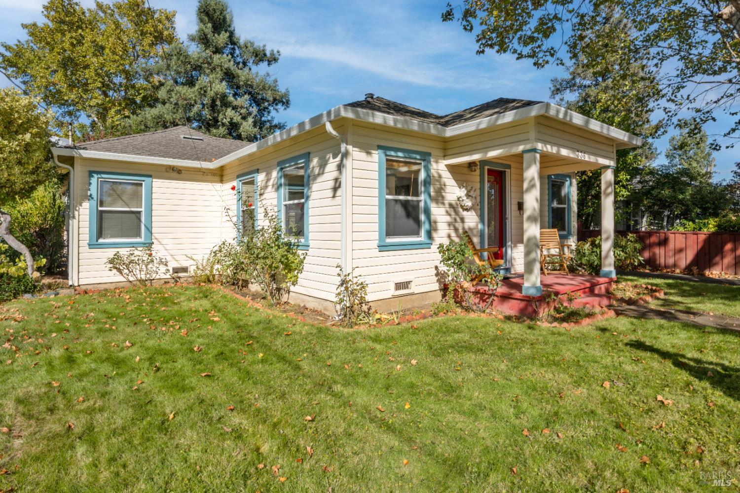 Detail Gallery Image 2 of 23 For 336 W Mill St, Ukiah,  CA 95482 - 3 Beds | 1 Baths