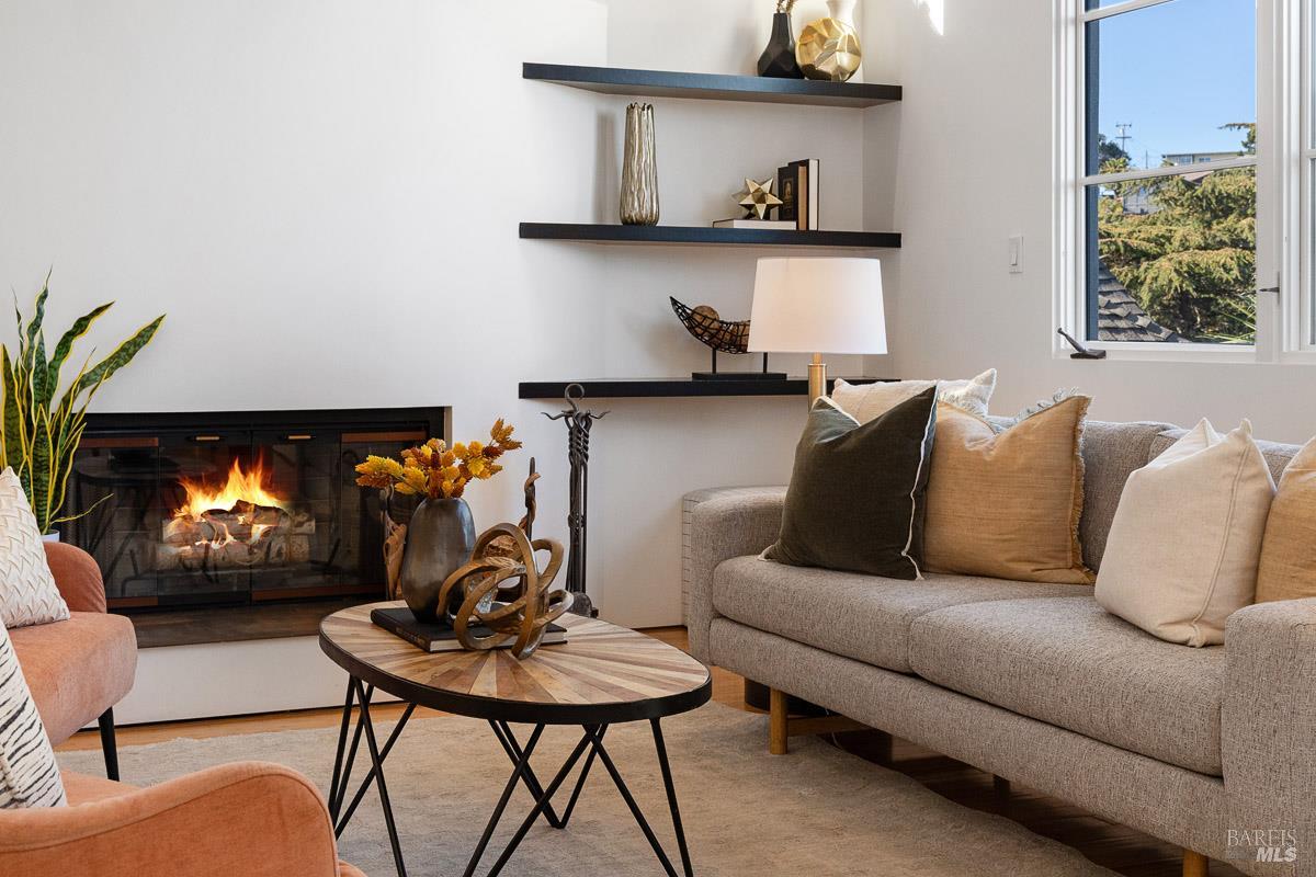 Detail Gallery Image 14 of 56 For 41 Vine Ave, Point Richmond,  CA 94801 - 2 Beds | 2/1 Baths