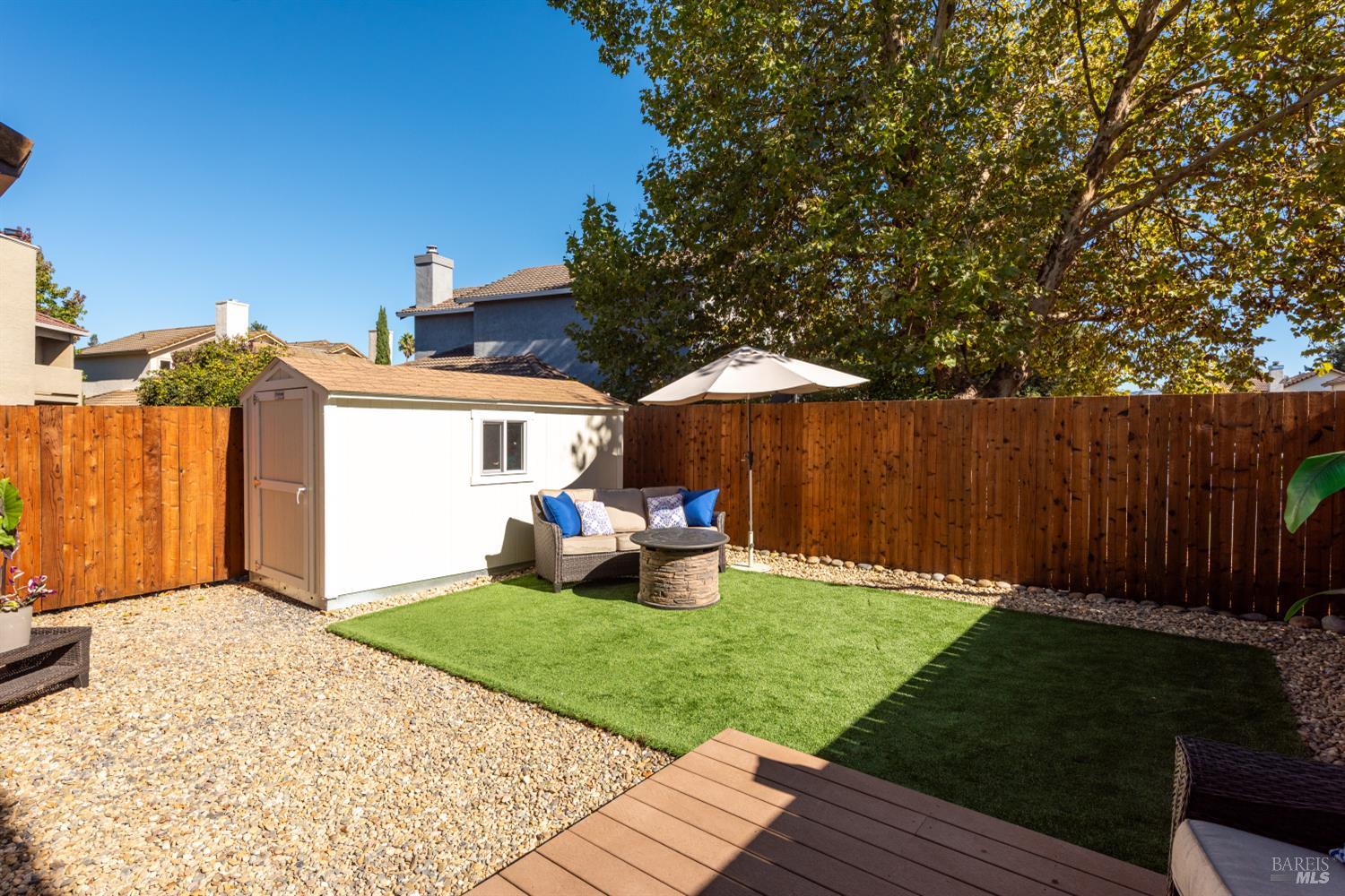 Detail Gallery Image 29 of 32 For 114 Francis Cir, Rohnert Park,  CA 94928 - 3 Beds | 2/1 Baths