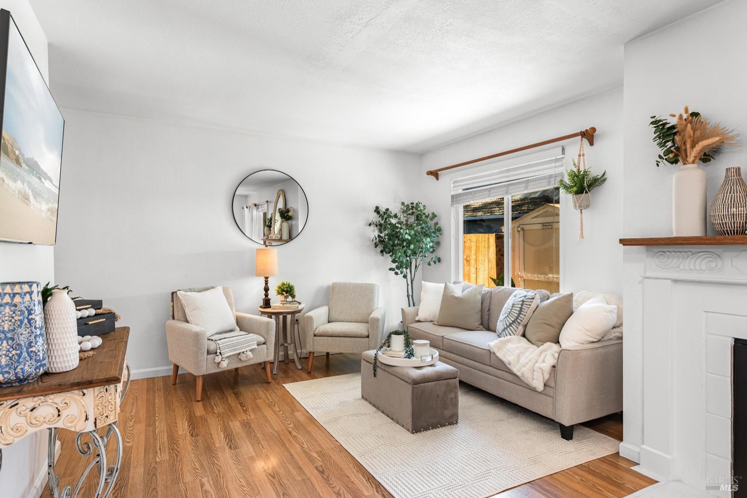 Detail Gallery Image 10 of 32 For 114 Francis Cir, Rohnert Park,  CA 94928 - 3 Beds | 2/1 Baths