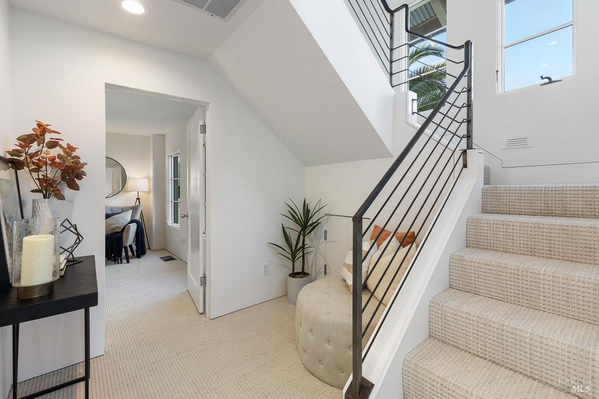 Detail Gallery Image 41 of 56 For 41 Vine Ave, Point Richmond,  CA 94801 - 2 Beds | 2/1 Baths